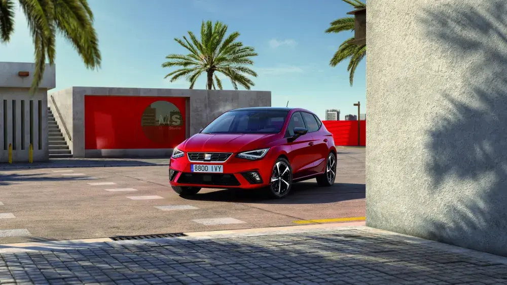 SEAT Ibiza op parkeerplek